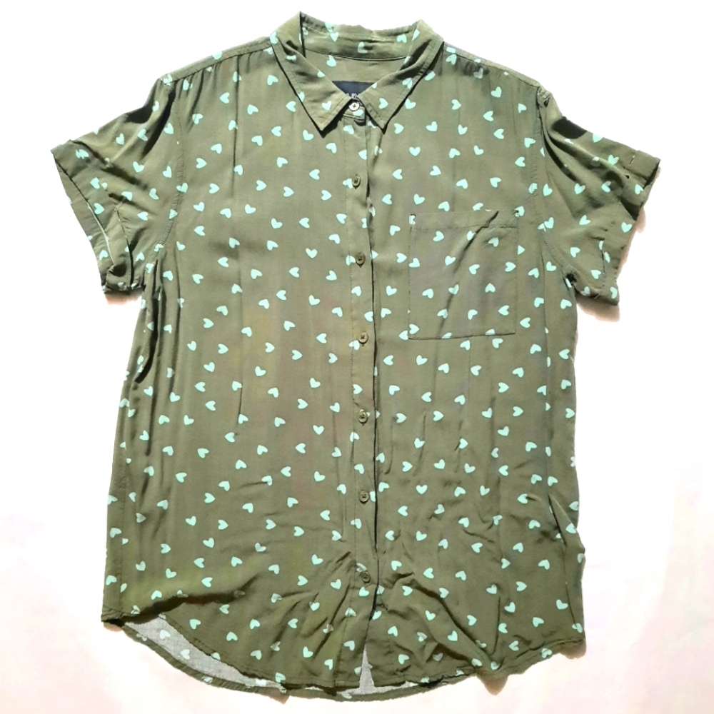 NWOT Wildfang Empower Short Sleeve Button Up, Green Hearts - Size M